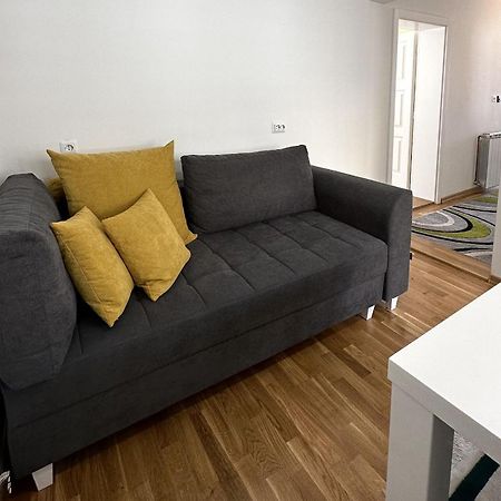 B Home Apartment For Rent Sarajevo Luaran gambar