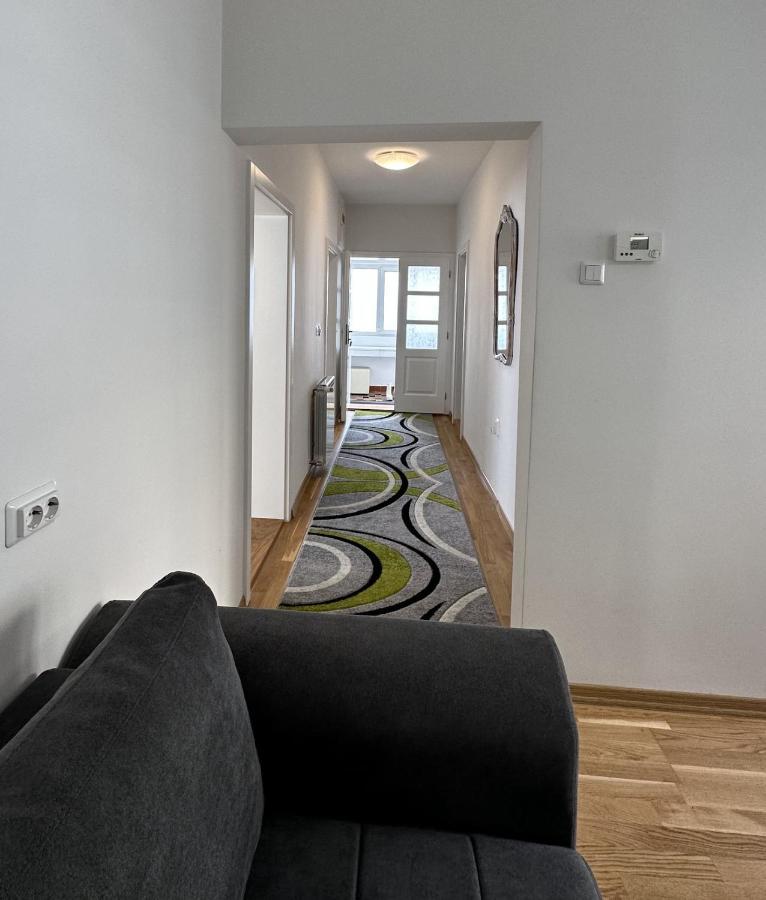 B Home Apartment For Rent Sarajevo Luaran gambar