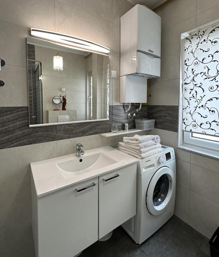 B Home Apartment For Rent Sarajevo Luaran gambar