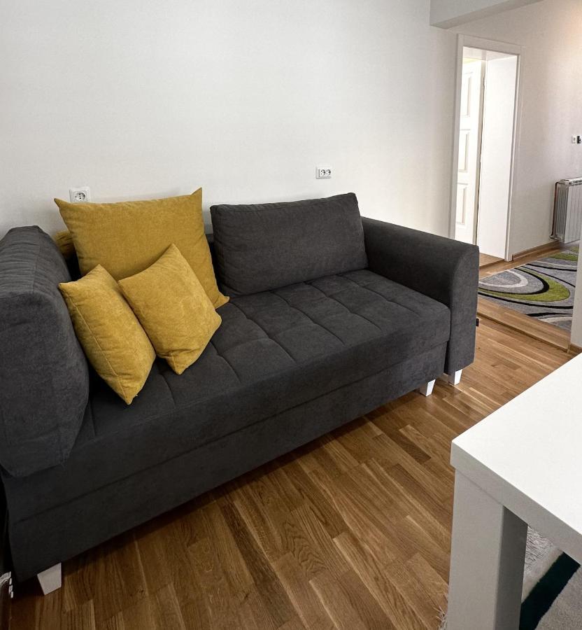 B Home Apartment For Rent Sarajevo Luaran gambar
